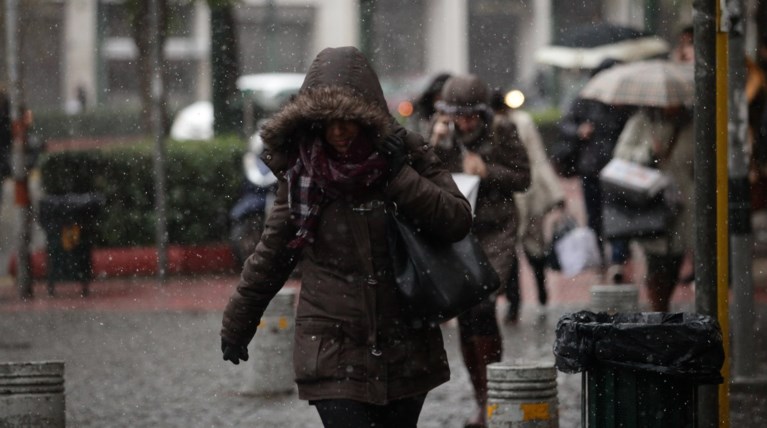 Meteo: Νέο κύμα κακοκαιρίας με μεγάλη πτώση θερμοκρασίας και χιόνια