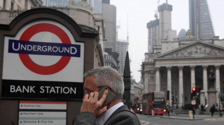 Bloomberg-Brexit: Σχέδια ΕΕ-Λονδίνου για να αποτρέψουν τραπεζικού χάους