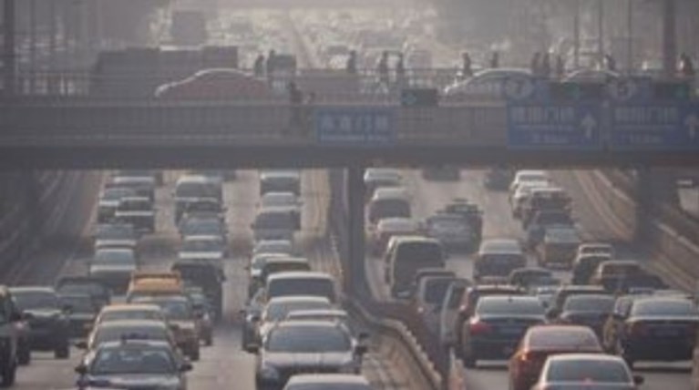 Τι μπορεί να προκαλέσει η τοξικότητα της καθημερινής ζωής στα αστικά κέντρα