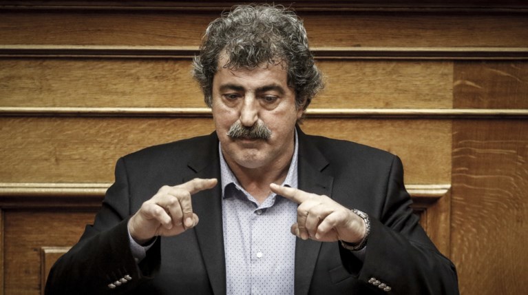 Πυρά κατά Πολάκη από ΝΔ και ΔΗΣΥ στη Βουλή