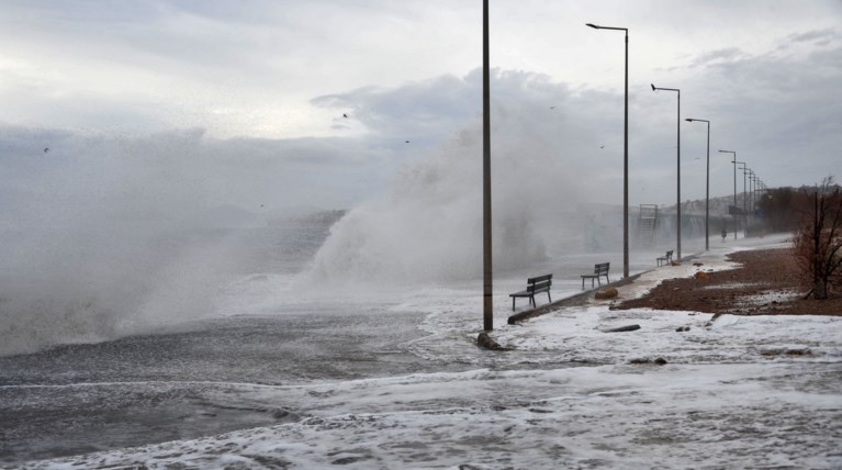 Δεμένα τα πλοία στα λιμάνια Πειραιά, Ραφήνα και Ναύπλιο