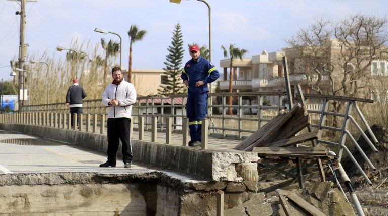 Κρήτη: Στήνει γέφυρες ο στρατός - Αποκλεισμένοι οικισμοί