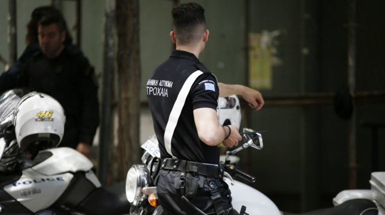 Πυροβολισμοί σε ληστεία σε κατάστημα κινητής τηλεφωνίας