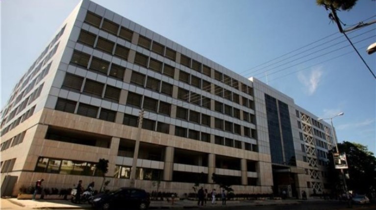 Διαμαρτυρία προσφύγων έξω από το υπ. Μεταναστευτικής Πολιτικής