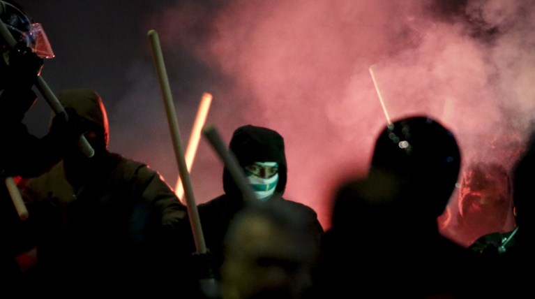 Επεισόδια μεταξύ οπαδών σε Παπαστράτειο, Νίκαια και Αιγάλεω