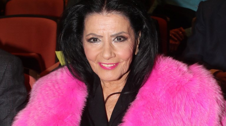 Η λαμπερή εμφάνιση της Ζωζώς Σαπουντζάκη