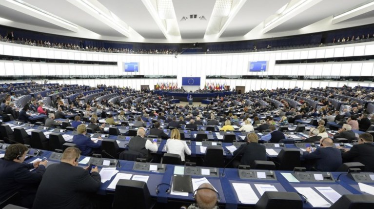 Δημοσκόπηση Bild: Η ακροδεξιά θα διπλασιάσει τις έδρες της στην Ευρωβουλή