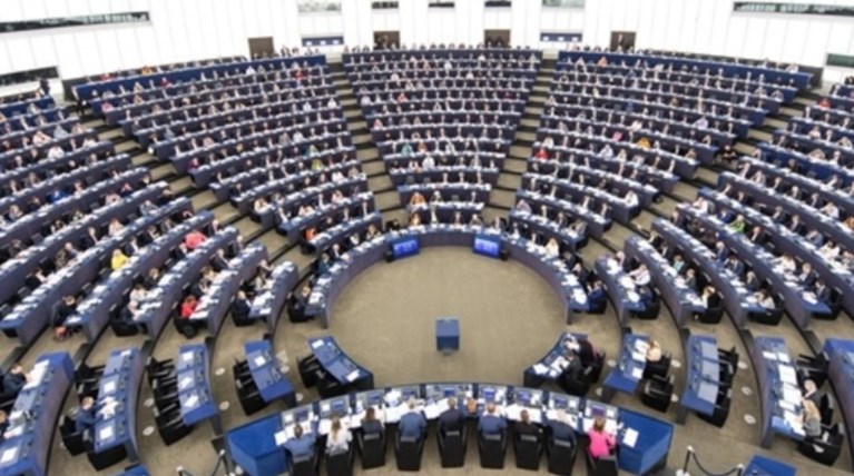 ΕΚ: Η Ρωσία δεν μπορεί να είναι πλέον «στρατηγικός εταίρος» της ΕE