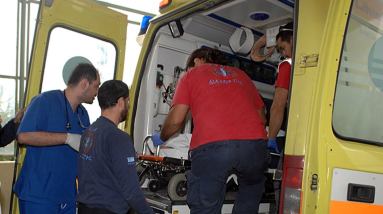 Διασωληνωμένος στην εντατική συμβασιούχος εργάτης καθαριότητας στα Χανιά