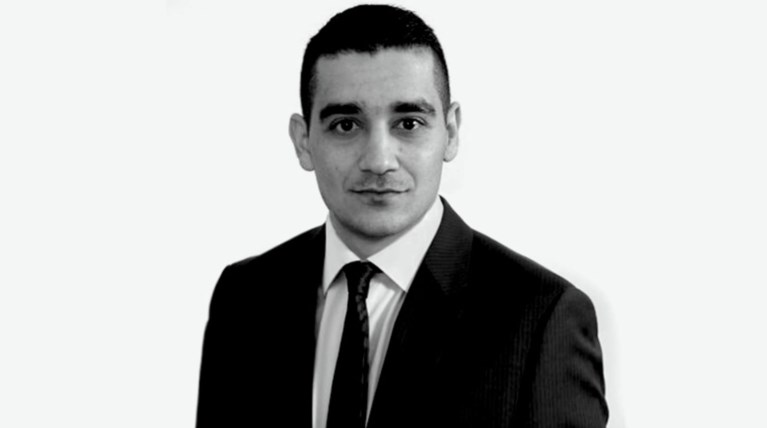 Σύρ(ρ)ιζα αποκομμένος από την κοινωνία