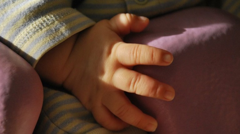 Θεσσαλονίκη: Απόπειρα αρπαγής βρέφους καταγγέλει ο Ταχιάος