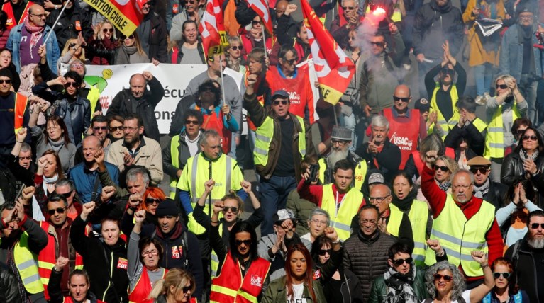 Κίτρινα Γιλέκα: Απαγορεύτηκε η διαδήλωση στο Σανζ Ελιζέ