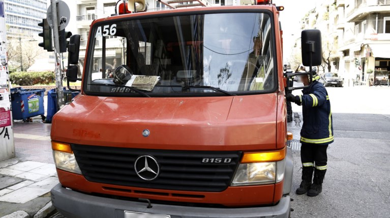 Έσβησε η πυρκαγιά στο υπόγειο πάρκινγκ του πολυκαταστήματος