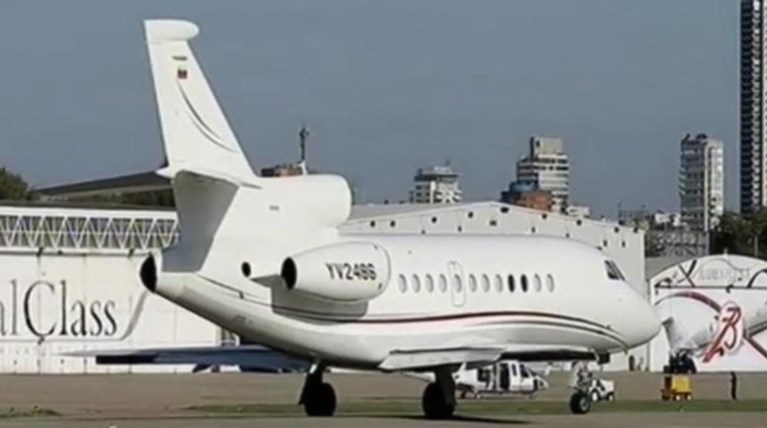 ΝΔ: Ερωτήματα για τις προσγειώσεις αεροσκαφών της Βενεζουέλας στην Ελλάδα