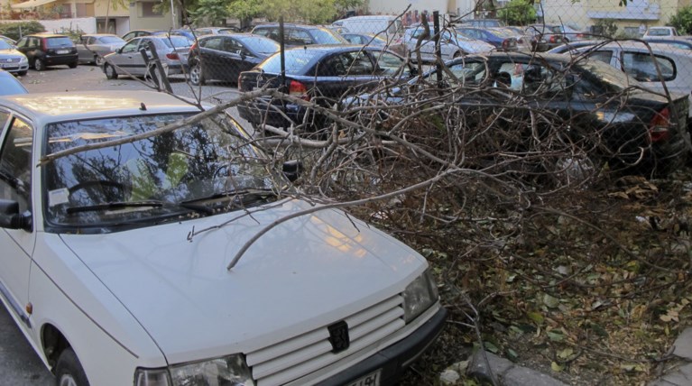 Πυροσβεστική: 138 κλήσεις λόγω των ισχυρών ανέμων στην Αττική