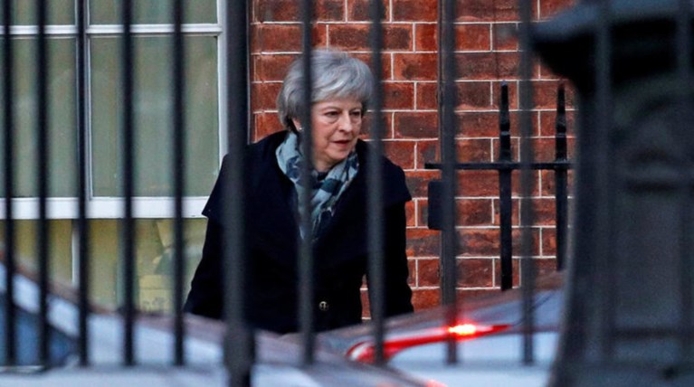 Νέα αναβολή στο Brexit προτίθεται να ζητήσει η Μέι
