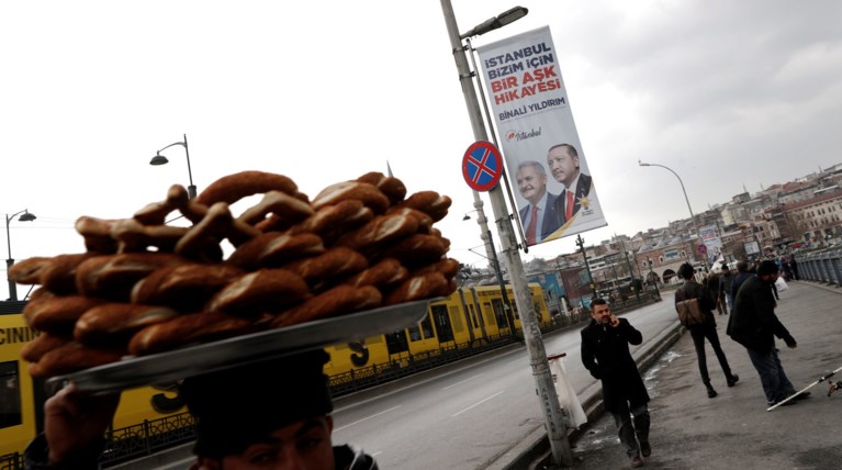 Νέα καταμέτρηση ψήφων σε 17 περιφέρειες της Κωνσταντινούπολης