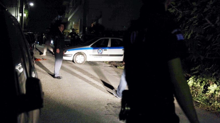 Επίθεση στα Εξάρχεια δέχθηκαν λιμενικοί-Ένας τραυματίστηκε