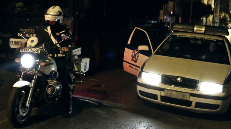 Άγρια καταδίωξη στα Λιόσια με κλεμμένο ΙΧ και πυροβολισμούς