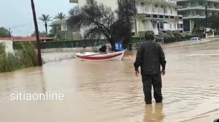 "Πνίγηκε" και πάλι η Κρήτη από την κακοκαιρία (βίντεο)