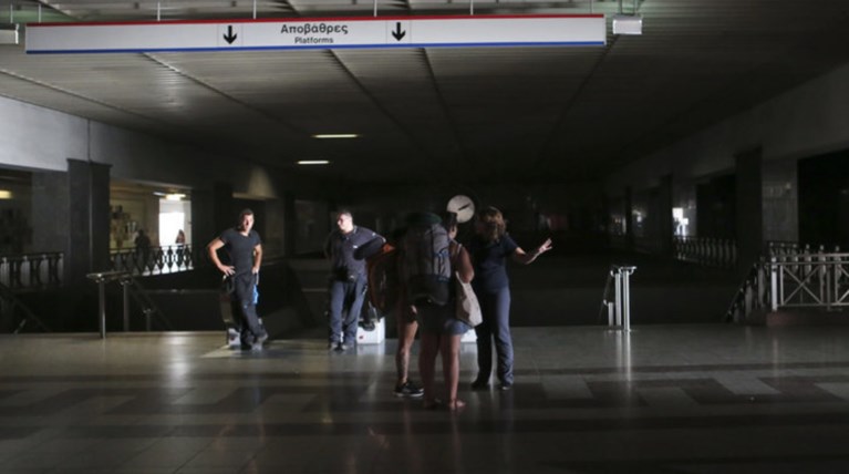 Μπλακ άουτ στο Σύνταγμα εξαιτίας της κακοκαιρίας