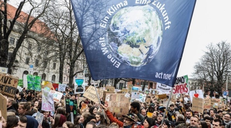 Αιτήματα για την πολιτική του κλίματος από μαθητές στη Γερμανία