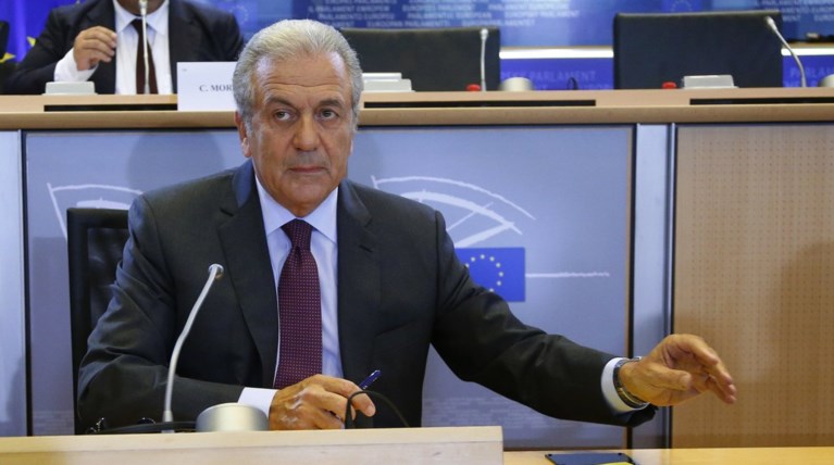 Αβραμόπουλος: Να σταματήσουν οι έλεγχοι στα σύνορα των κρατών της Σένγκεν