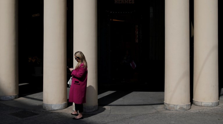 ΟΟΣΑ: Η μεσαία τάξη συμπιέζεται - Σημαντικά χαμηλότερο εισόδημα στην Ελλάδα