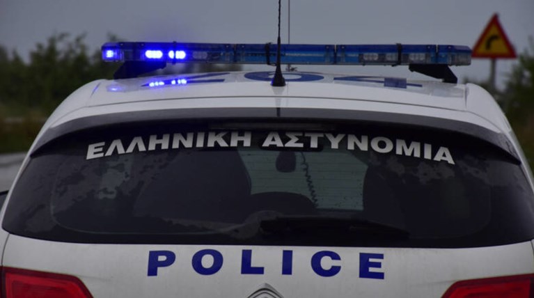 Αστυνομικοί της ΔΙΑΣ έπιασαν στον αέρα 13χρονη που πήδηξε από πεζογέφυρα