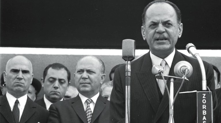 21 Απριλίου '67: Σάπια κρέατα, σκάνδαλα, τάματα και θαύματα