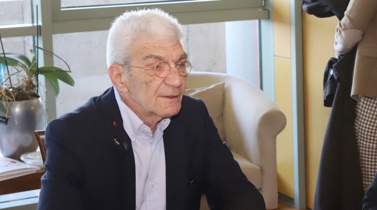 Θεσσαλονίκη: Συγκέντρωση απλήρωτων συμβασιούχων  στο δημοτικό συμβούλιο