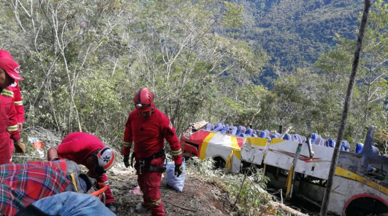 Βολιβία: Λεωφορείο έπεσε σε χαράδρα, τουλάχιστον 25 νεκροί