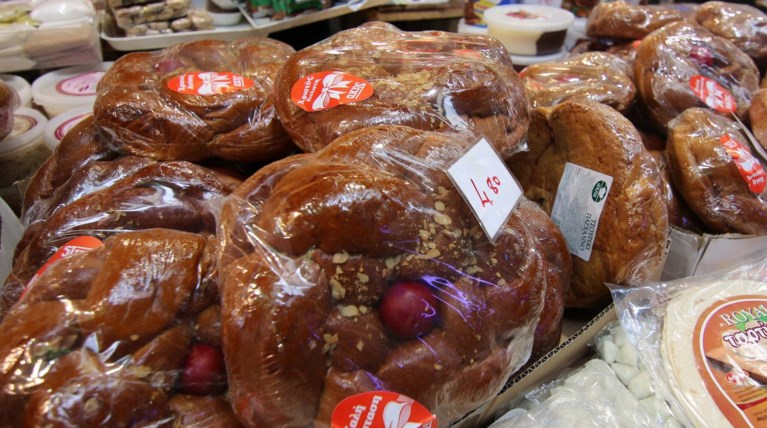 Θεσσαλονίκη: 103.000 κιλά τσουρεκιού για το Πάσχα