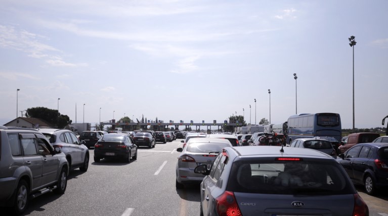 Με χαμηλές ταχύτητες η επιστροφή των εκδρομέων-Αυξημένη η κίνηση