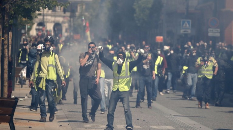 Κίτρινα γιλέκα: 8 μήνες φυλακή γιατί καλούσε αστυνομικούς να αυτοκτονήσουν