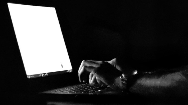 Ηλεία: Απειλούσε να αυτοκτονήσει μέσω Facebook