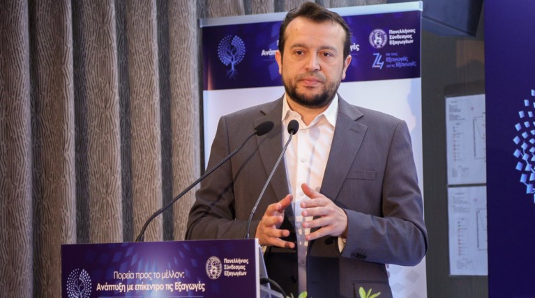 Σκληρή επίθεση Νίκου Παππά σε Πρώτο Θέμα και Μητσοτάκη