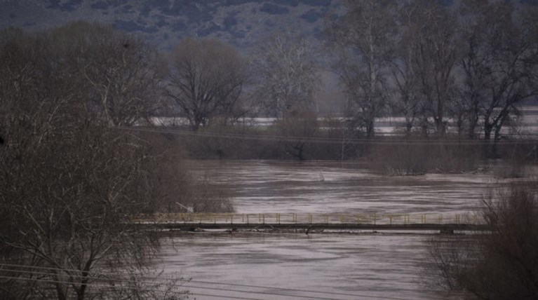 Λάρισα: Εντοπίστηκε πτώμα στον Πηνειό ποταμό