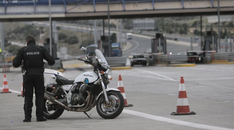 Συλλήψεις στα διόδια Αφιδνών για διακίνηση ηρωίνης