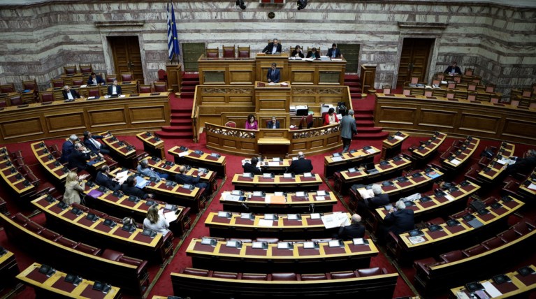 Λεκτικό επεισόδιο με Κοτζιά και Κρεμαστινό στη Βουλή