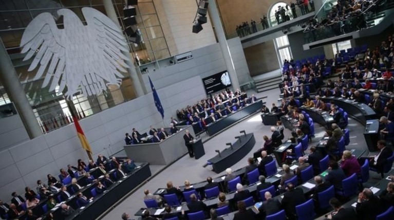 AfD: Η Ελλάδα να επιστρέψει τα 15 δισ. της τελευταίας δόσης