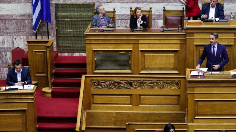Οι παροχές στη Bουλή και η σύγκρουση για την 7ημερη εργασία