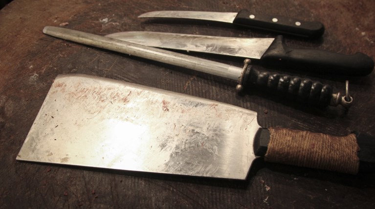 Καυγάς με μαχαίρια και σούβλες σε ταβέρνα στην Εύβοια