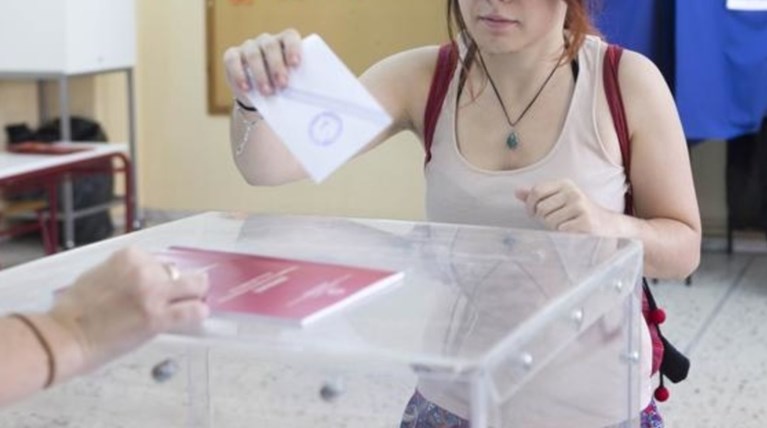Δημοσκόπηση Interview: Εκτός β' γύρου η Νοτοπούλου