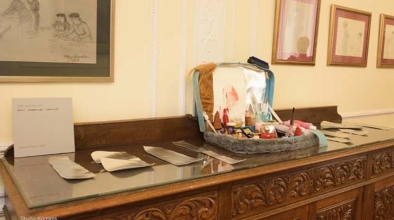 Μέσα στην έκθεση: Ταξιδιωτικά σχόλια. Σύγχρονοι περιηγητές