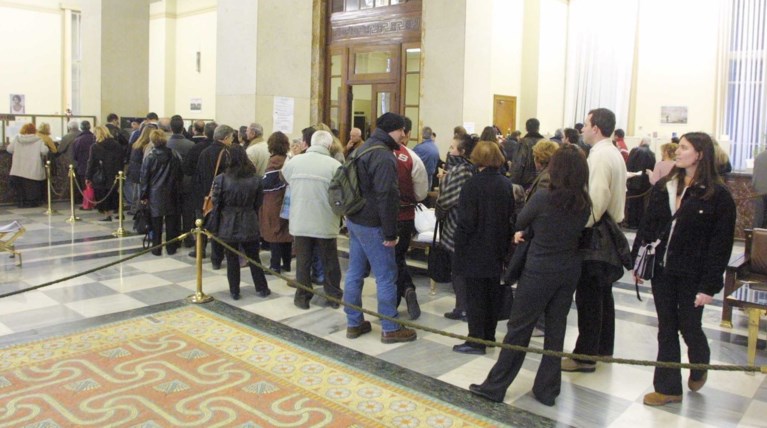 Ερευνα ΕΕΚΕ: Αυτό είναι το προφίλ του δανειολήπτη που «γονάτισε» η κρίση