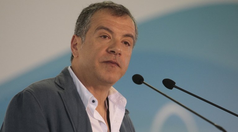 Θεοδωράκης: Μαύρισε τον ΣΥΡΙΖΑ, αλλά όχι ψηφίζοντας υπουργούς του χθες