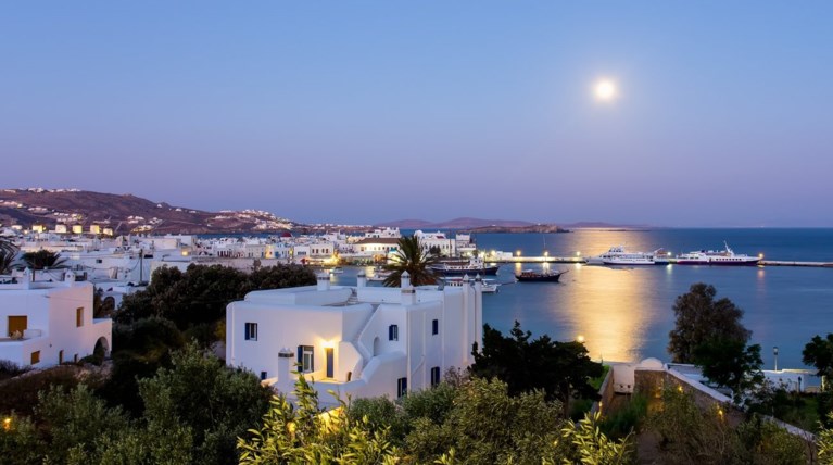 Φοροπαραβάσεις στο εστιατόριο με τα «χρυσα» καλαμαράκια