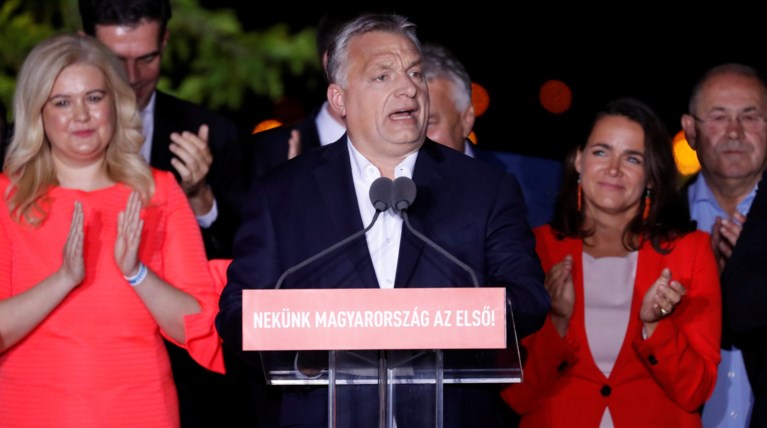 Ορμπάν μετά τη νίκη 52%: "Θα σταματήσουμε τη μετανάστευση στην Ευρώπη"