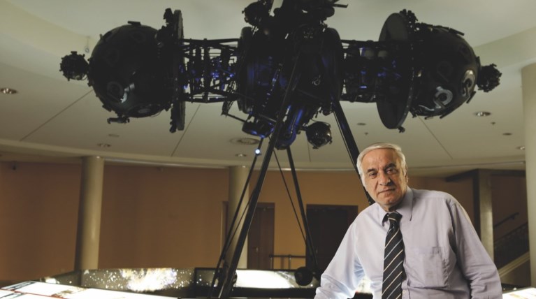 Πορεία προς τα άστρα από έναν κορυφαίο αστροφυσικό